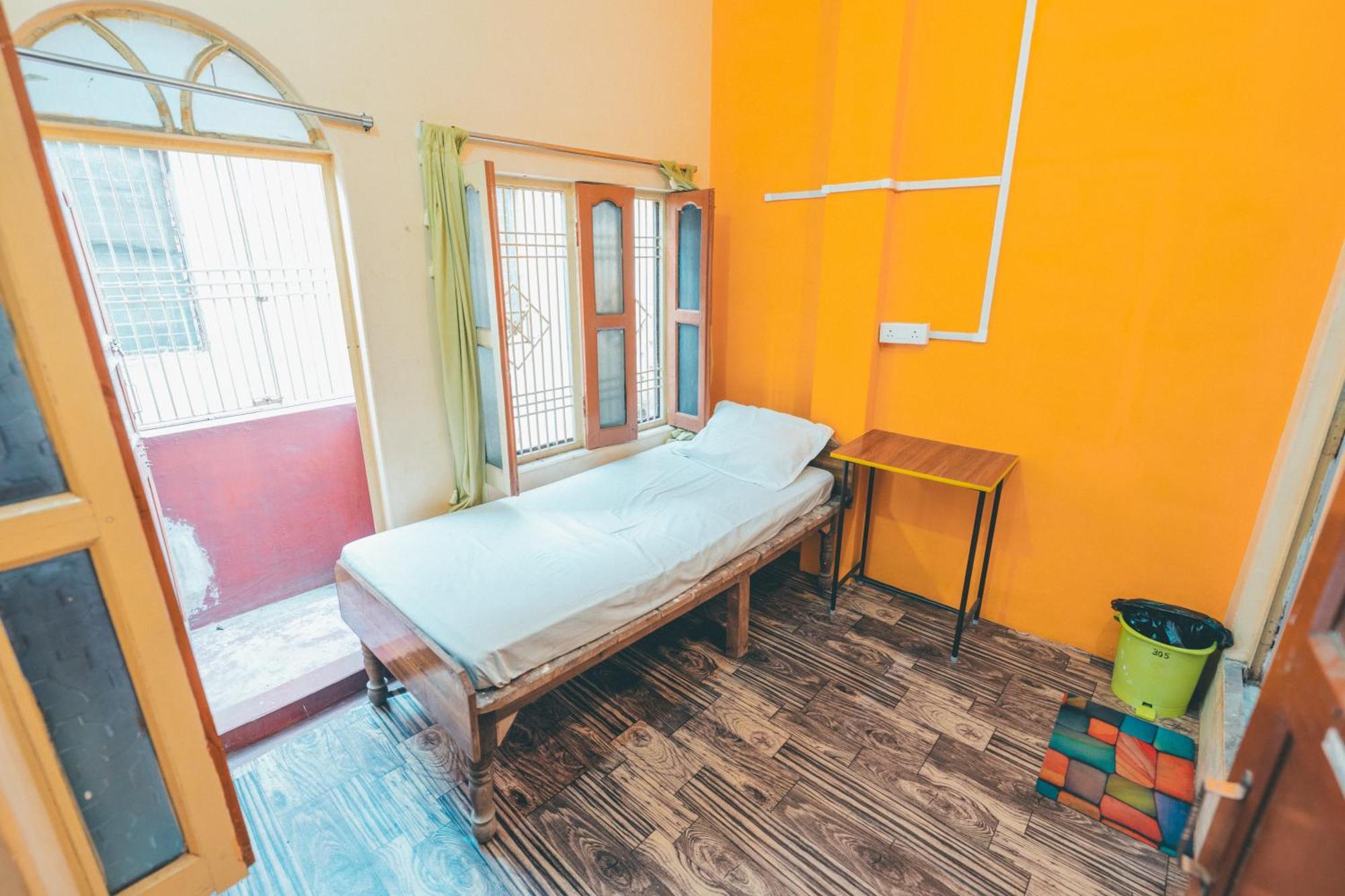 Guest house Om *