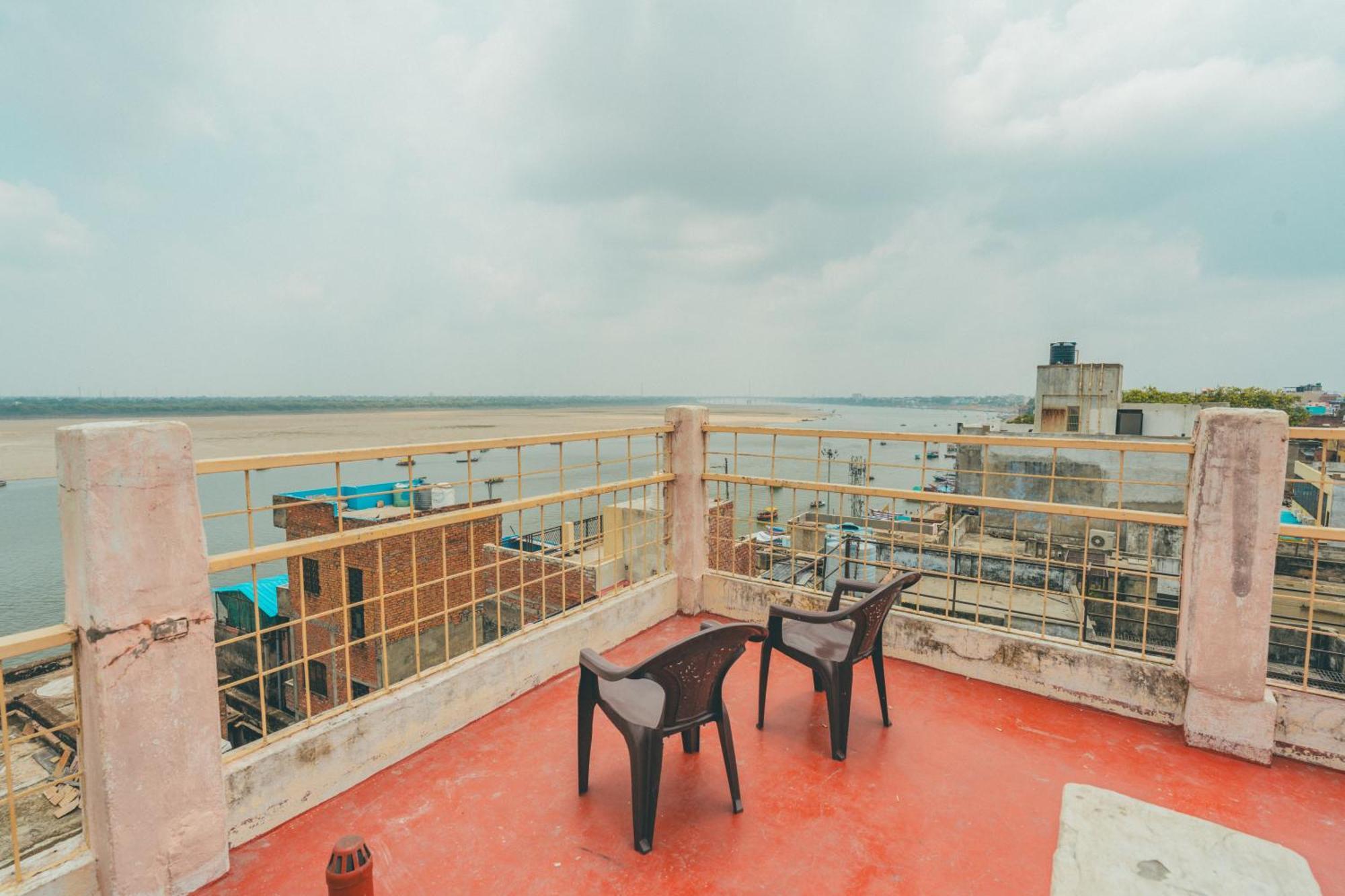 Om * Varanasi