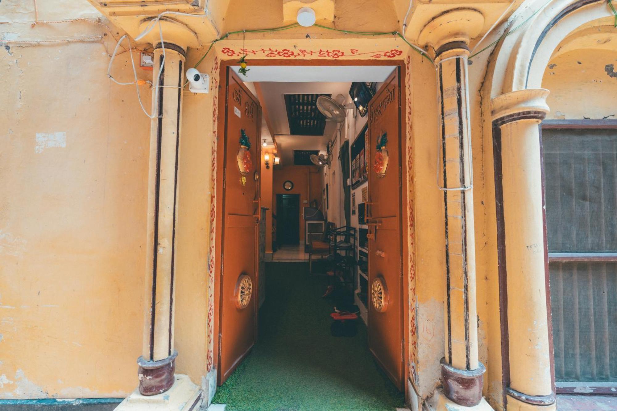 Om Guest house Varanasi