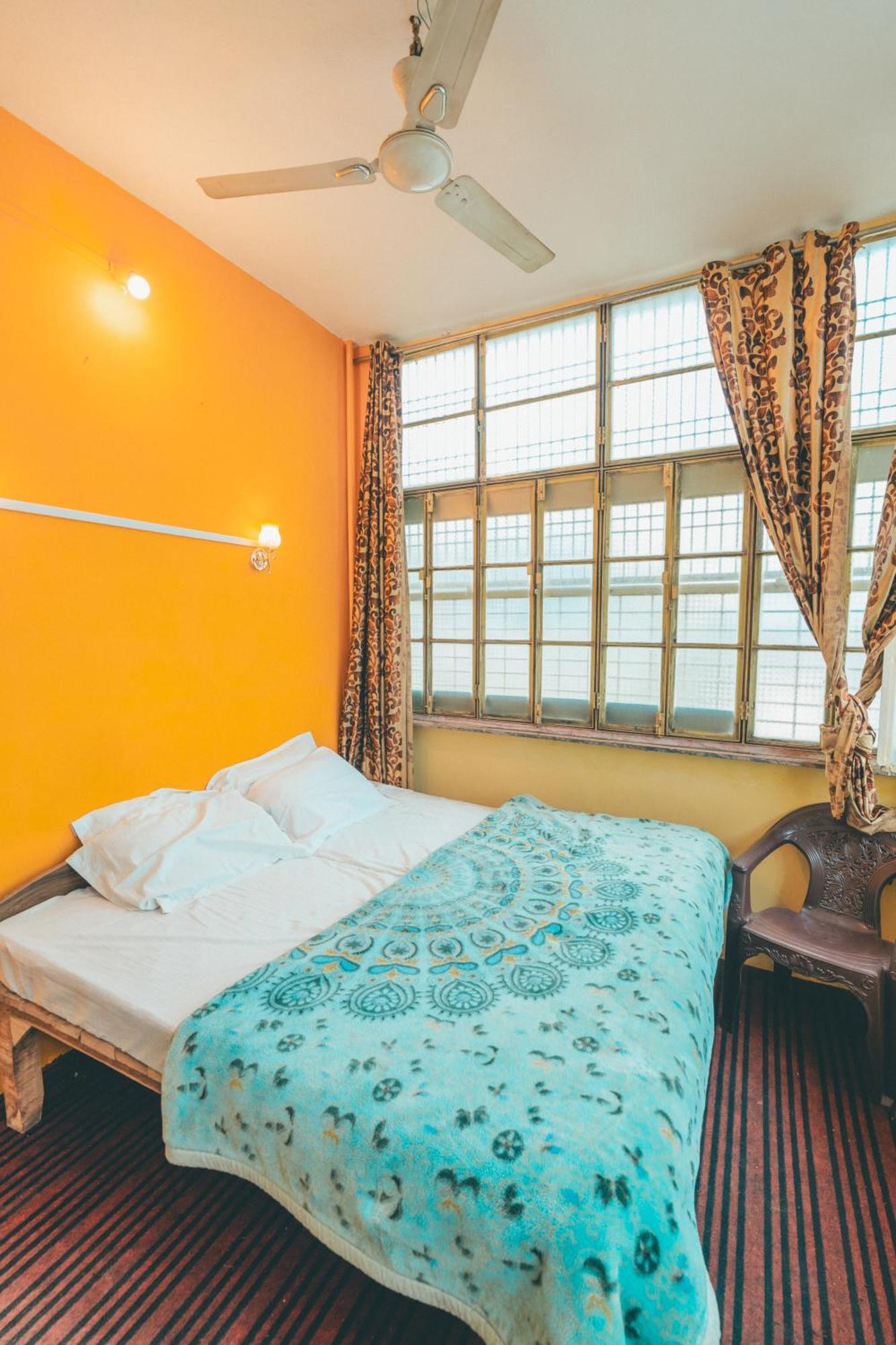 Om Guest house *
